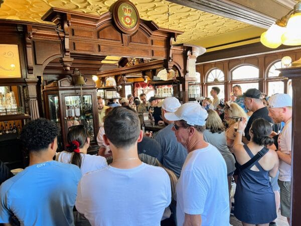 rose and crown pub inside
