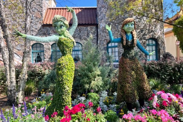 Anna and Elsa topiaries in Norway at Epcot