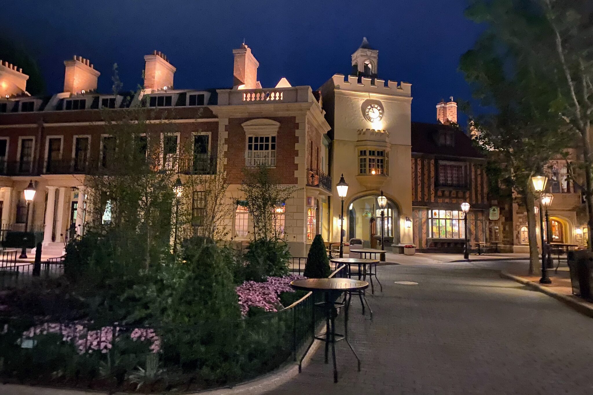 How to Do the EPCOT United Kingdom Pavilion Like an Adult