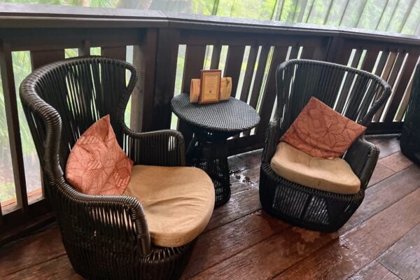 seating at nomad lounge