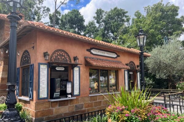 Gelateria Toscana at EPCOT Italy pavilion, serving gelato.